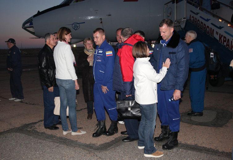 Tripulação das Soyuz MS-10 ao regressar, após fracasso na decolagem da nave