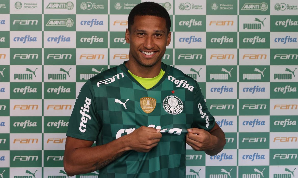 zagueiro Murilo é o novo reforço do Palmeiras em 2022