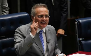 Brasília - Renan Calheiros lê a PEC 241, em plenário, e informa que ingressou com ação no STF para estabelecer  limites e competências dos Poderes  (Fabio Rodrigues Pozzebom/Agência Brasil)