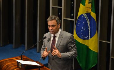 Senador Aécio Neves (PSDB) discursa no plenário do Senado (Fabio Rodrigues Pozzebom/Agência Brasil)