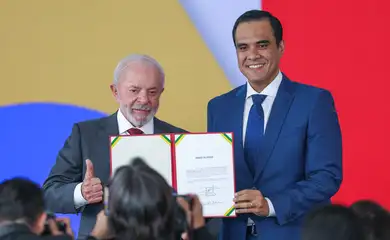 Brasília (DF), 23/12/2025 - O presidente Luiz Inácio Lula da Silva dá posse ao novo ministro do Turismo, Gustavo Feliciano, no Palácio do Planalto. 
Foto: Marcelo Camargo/Agência Brasil