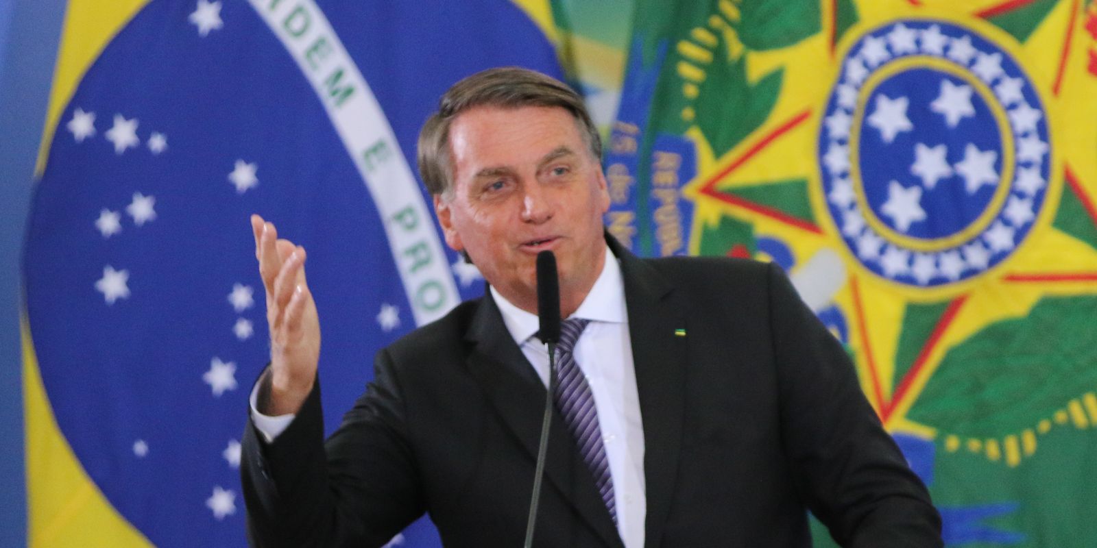 Presidente Jair Bolsonaro, participa de cerimônia de cumprimentos aos oficiais-generais promovidos.