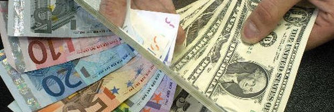 A entrada de moeda estrangeira começa o mês com resultado positivo