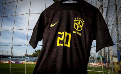 camisa preta - seleção brasileira - racismo - amistosos Guiné - 17 de junho de 2023