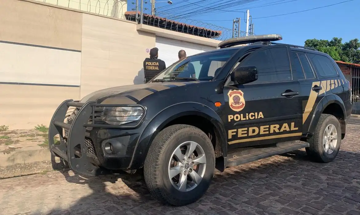 POLÍCIA FEDERAL, COMBOIO É ATACADO