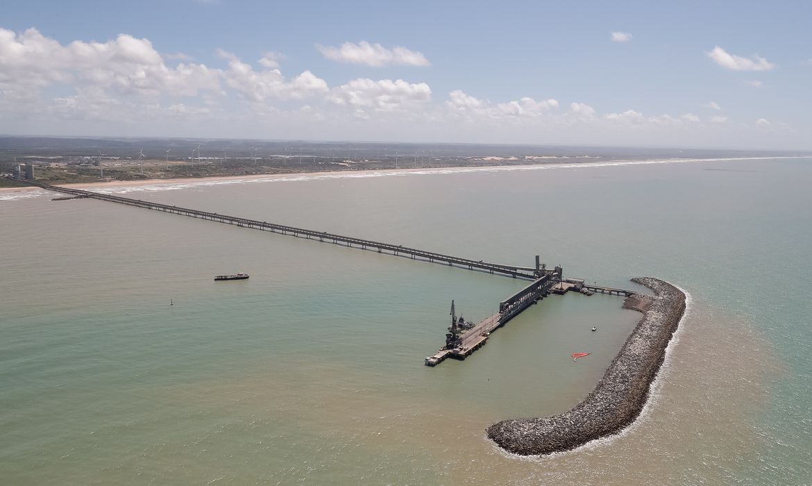 Inauguração da Usina Termoelétrica Porto de Sergipe I.
