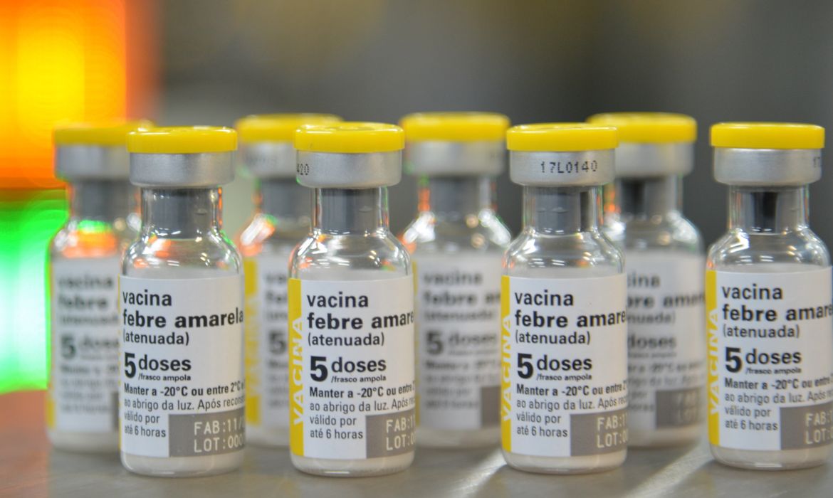 São Paulo - Inauguração da linha final de produção da vacina contra febre amarela na unidade Libbs Farmacêutica, uma empresa privada que fez acordo de transferência de tecnologia com o Instituto de Tecnologia em Imunobiológicos (Bio
