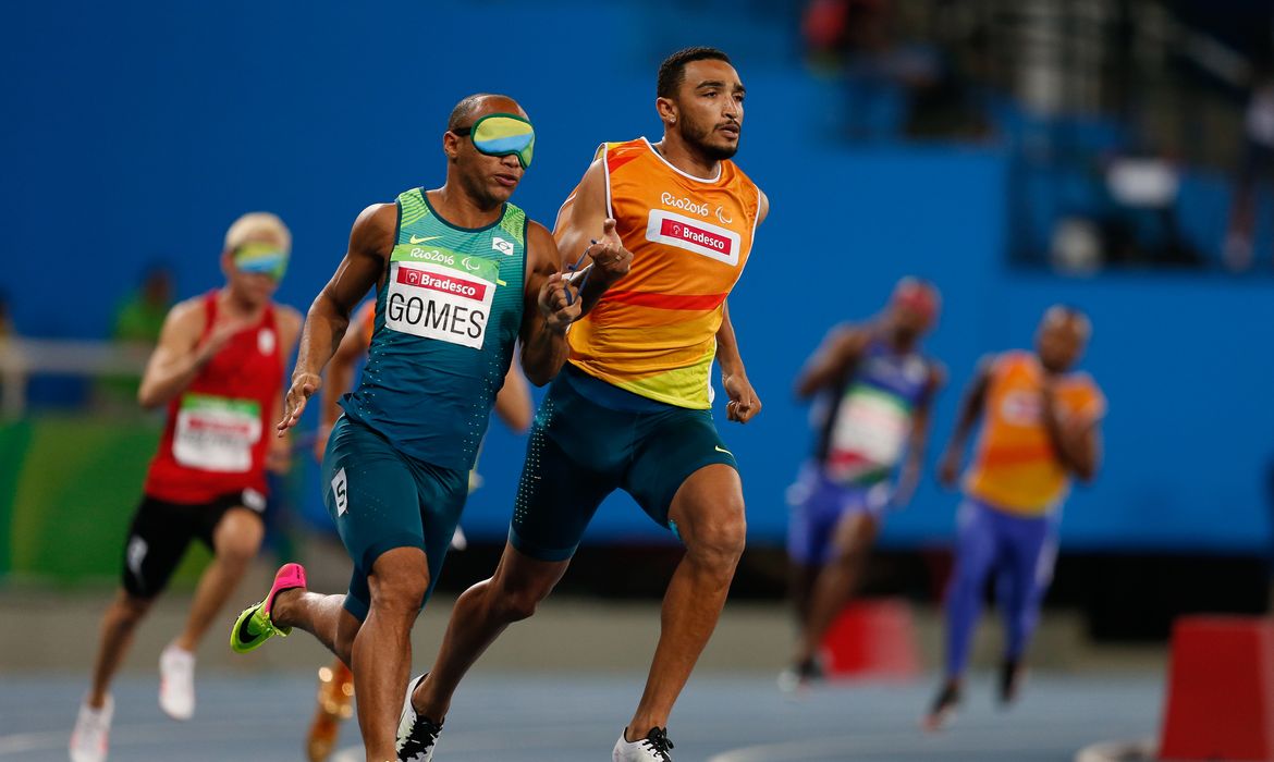 Rio de Janeiro - Felipe Gomes leva prata nos 400m T11 nos Jogos Paralímpicos Rio 2016  (Fernando Frazão/Agência Brasil)