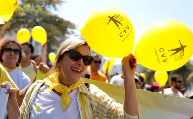 Rio de Janeiro - Parte da campanha Setembro Amarelo, ato na orla de Copacabana marca o Dia Mundial de Prevenção ao Suicídio (Tânia Rêgo/Agência Brasil)