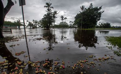 Hilo (United States), 24/08/2018.- A view of a flooded area in Hilo, Hawaii, USA, 24 August 2018. Torrential rains from Hurricane Lane inundated the eastern half of the island of Hawaii, causing disruptions for residents and visitors alike. 