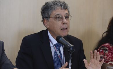 O presidente do Inep, Francisco Soares, fala sobre o Índice de Desenvolvimento da Educação Básica (Ideb) de 2013 (Valter Campanato/Agência Brasil)