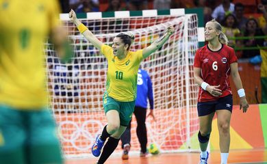 Brasil vence no handebol a atual campeão olímpica, Noruega, por 31 a 28