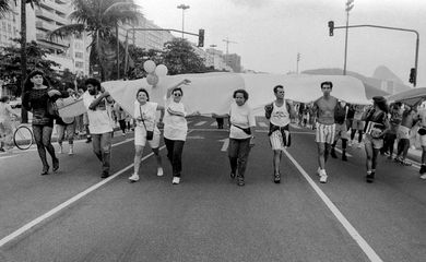 Rio de Janeiro, 16/06/2023 - Foto de arquivo 25/06/1995 - Marcha pela Cidadania, Av. Atlântica, Copacabana. Foto: Claudia Ferreira/ Memória e Movimentos Sociais/Arquivo