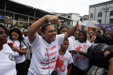 Tânia Rêgo/Agência Brasil Rio de Janeiro (RJ), 31/10/2025 - Moradores, familiares e representantes da sociedade civil se reúnem na comunidade da Vila Cruzeiro para manifestação de repúdio à Operação Contenção que deixou 121 mortos. Foto: Tânia Rêgo/Agência Brasil