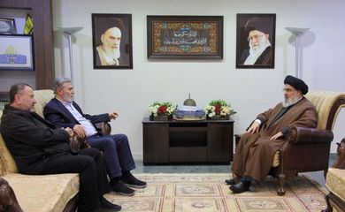Reunião de líderes de Hezbollah, Hamas e Jihad Islâmica em local não revelado
 25/10/2023   Divulgação via REUTERS