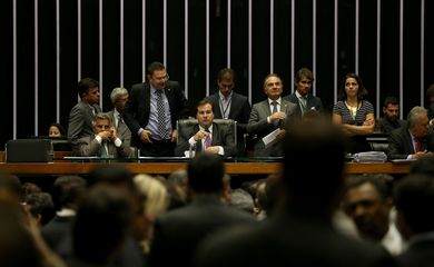 Brasília - Plenário da Câmara aprova Projeto de Lei 5587/16, que trata da regulamentação de serviços de transporte individual privado por meio de aplicativos, como o Uber (Wilson Dias/Agência Brasil)