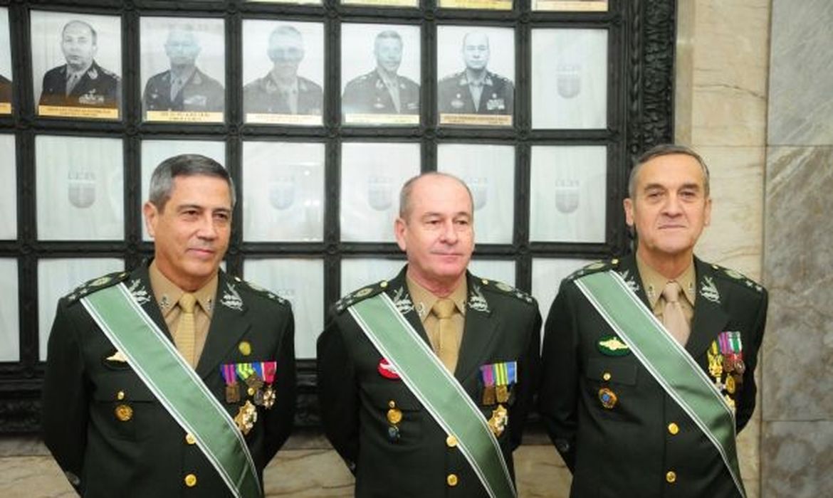 Da esquerda para direita generais Braga Netto, Fernando e Villas Bôas