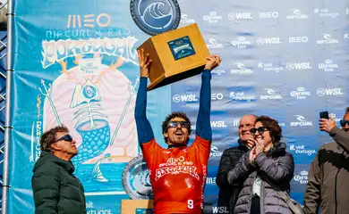 Portugal - 23/03/2025 - Yago Dora derrota Italo Ferreira e fatura etapa de Peniche na WSL.
Final brasileira foi disputada até o fim; ambos os surfistas estão no top 5 da temporada. Foto/ Divulgação/WSL Brasil
