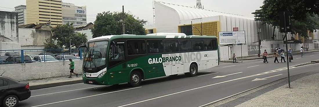 Ônibus da empresa Galo Branco, em São Gonçalo.