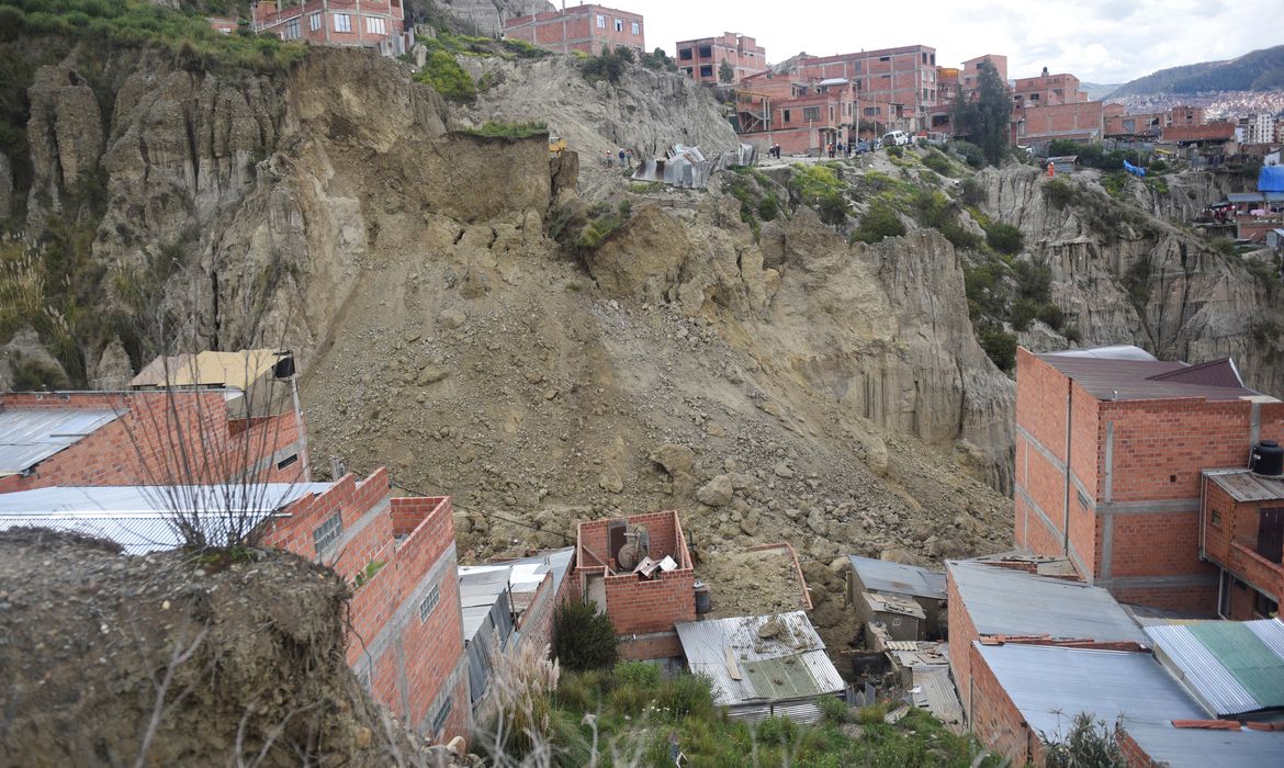 Chuvas matam pelo menos 33 pessoas na Bolívia