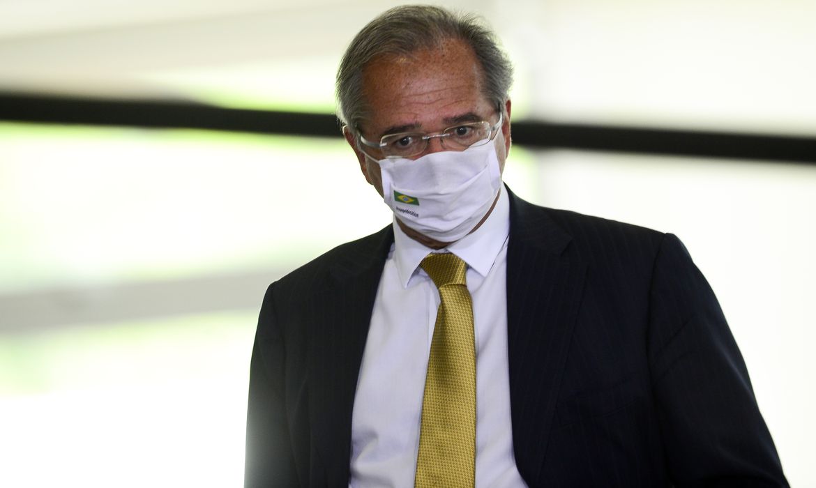 O ministro da Economia, Paulo Guedes, durante cerimônia de posse do ministro da Saúde, Eduardo Pazuello, no Palácio do Planalto.