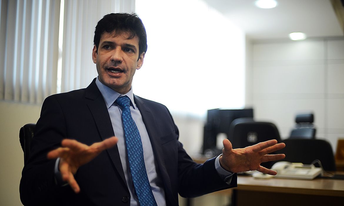 O  ministro do Turismo Marcelo Álvaro Antônio concede entrevista à EBC