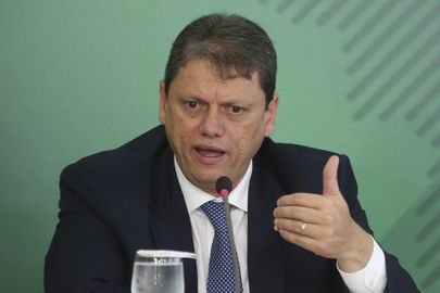 O ministro da Infraestrutura, Tarcísio Gomes de Freitas, durante coletiva para anunciar novas medidas para atender o setor de transporte de cargas do país. 