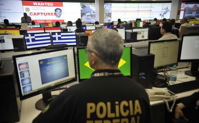 O narcotraficante mexicano Jose Diaz Barajas, procurado nos Estados Unidos, foi preso ontem (16) pela Polícia Federal e agentes da Interpol, no Aeroporto Internacional do Rio de Janeiro Galeão (José Cruz/Agência Brasil)