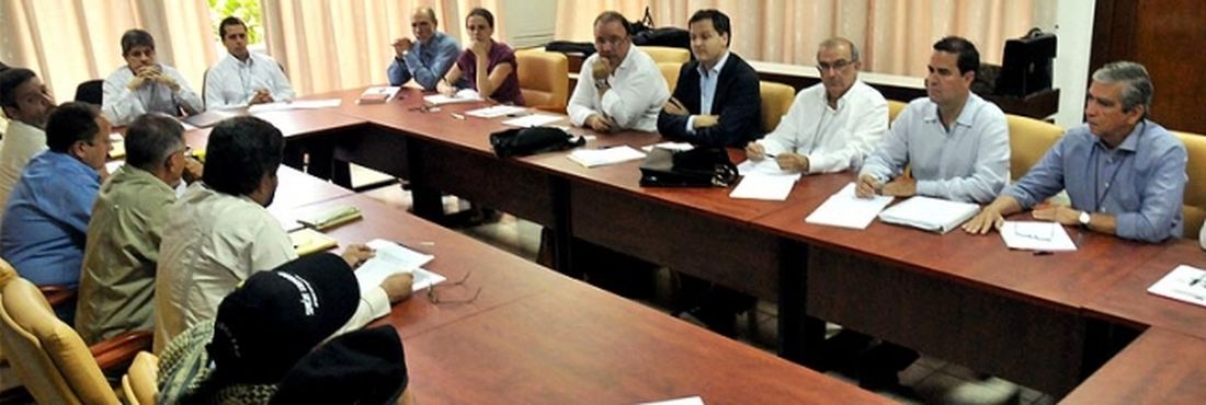 Mesa de negociação entre Farc e governo da Colômbia, instalada em Havana no dia 19 de novembro