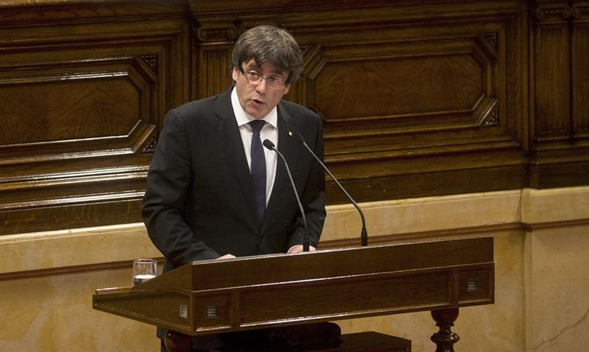 Puigdemont quer autorização para participar da sessão que elegerá o novo líder do parlamento catalão
