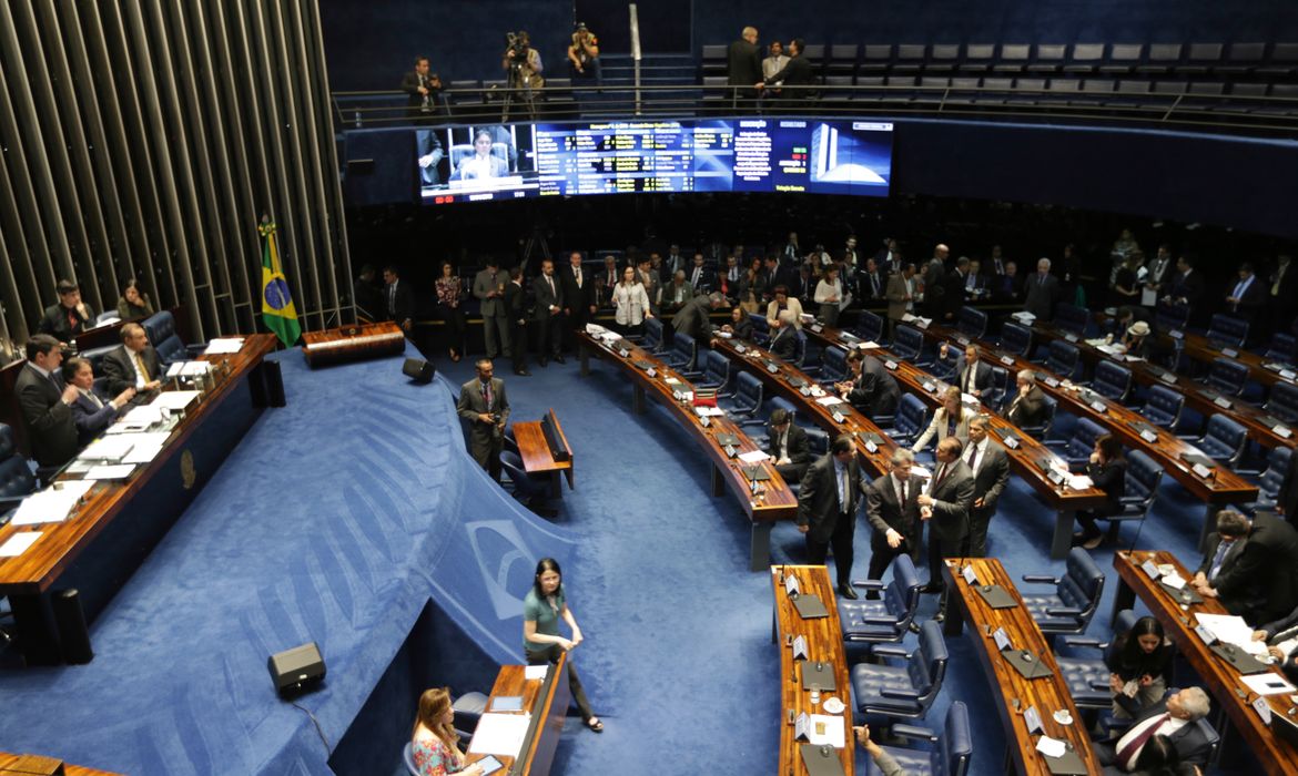 Brasília - Plenário do Senado aprova projeto de lei que estabelece como competência da Justiça Eleitoral julgar ações que tratem sobre disputa intrapartidária (Fabio Rodrigues Pozzebom/Agência Brasil)