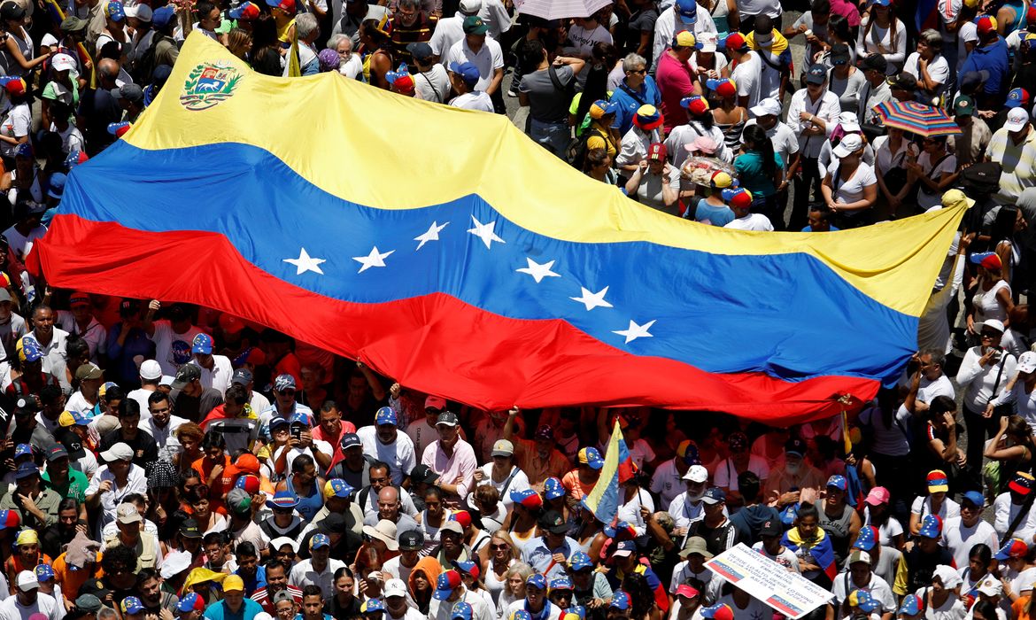 Em Dia da Independência da Venezuela, Maduro pede diálogo | Agência Brasil