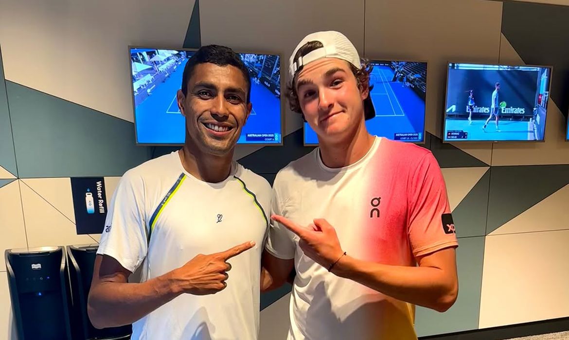 Brasília (DF), 09/01/2025 - Tenistas Thiago Monteiro e João Fonseca se classificam a Aberto da Austrália. Foto: thiagomonteiro94/Instagram