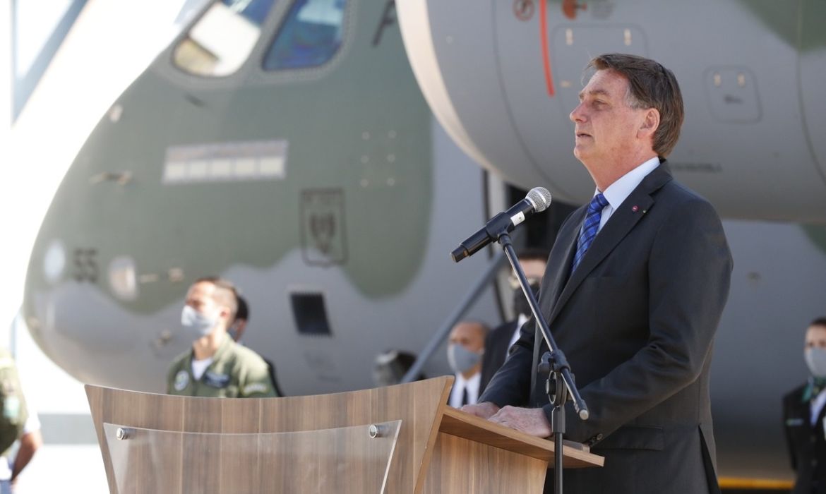 O presidente da República, Jair Bolsonaro, participa da solenidade de partida da comitiva brasileira em Missão Especial a Beirute na Base Aérea de São Paulo, em Guarulhos