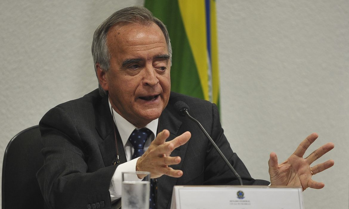 A CPI da Petrobras no Senado ouve o depoimento do ex-diretor da Área Internacional da Petrobras, Nestor Cerveró