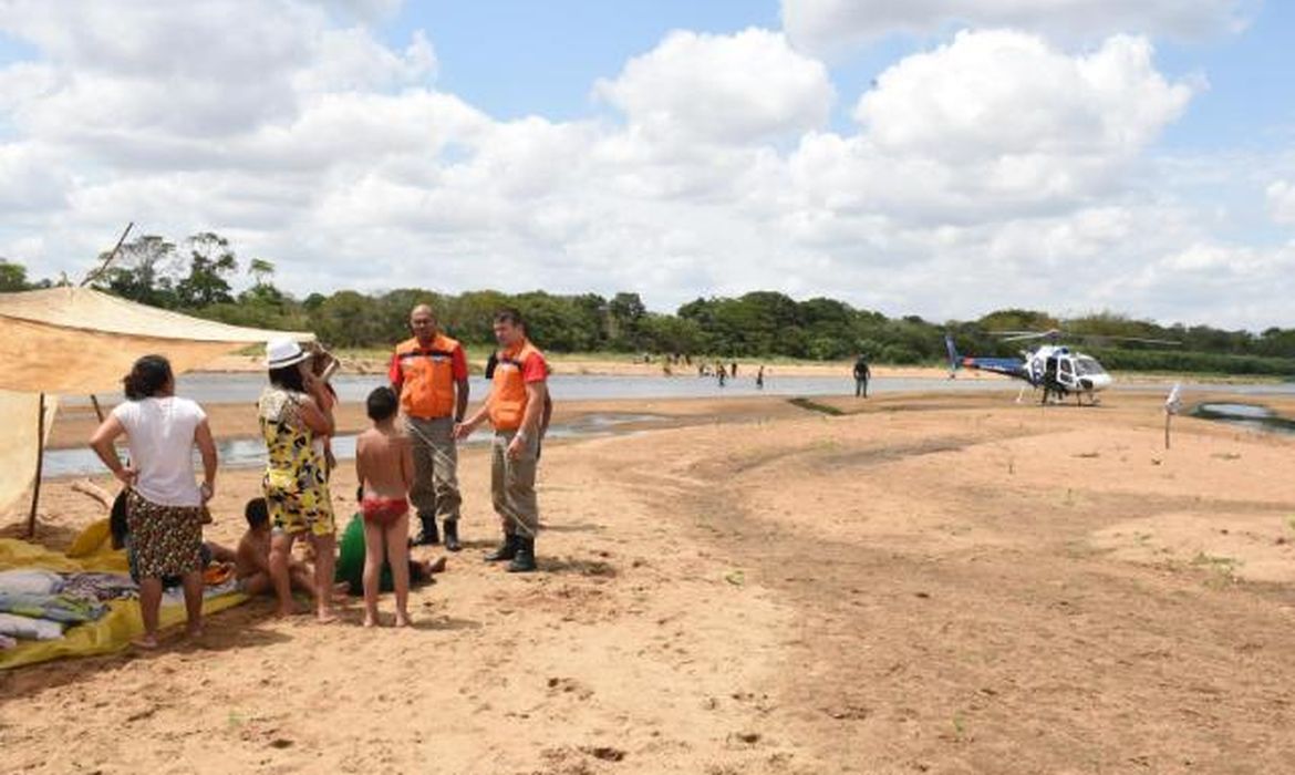 Vitória (ES) - Ribeirinhos do município de Colatina estão sendo notificados sobre os perigos da onda de lama decorrente do rompimento das barragens de rejeitos em Mariana (MG) (Fred Loureiro - Secom - ES/Divulgação)
