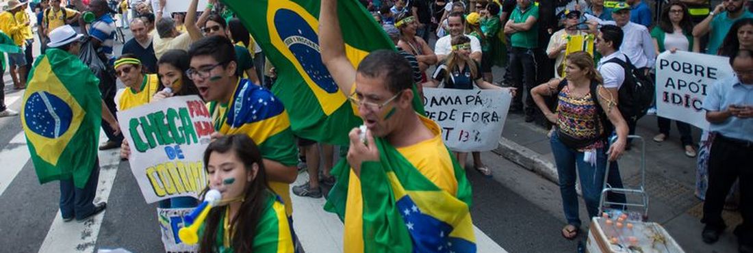 Avenida Paulista também foi palco das manifestações de 12 de abril