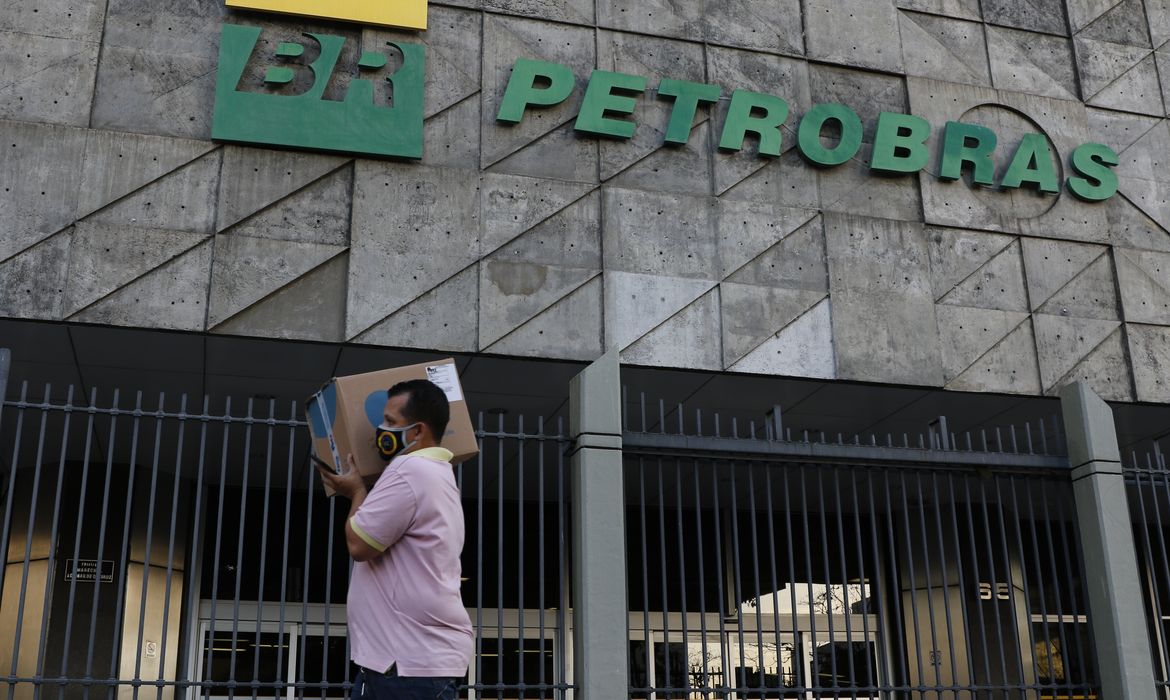 #Brasil: Petrobras reduz preço da gasolina para distribuidoras