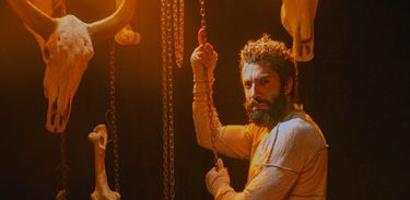 Vandré Silveira na peça "A Hora do Boi"