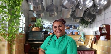 Regina Tchelly, apresentadora do programa Xodó de Cozinha