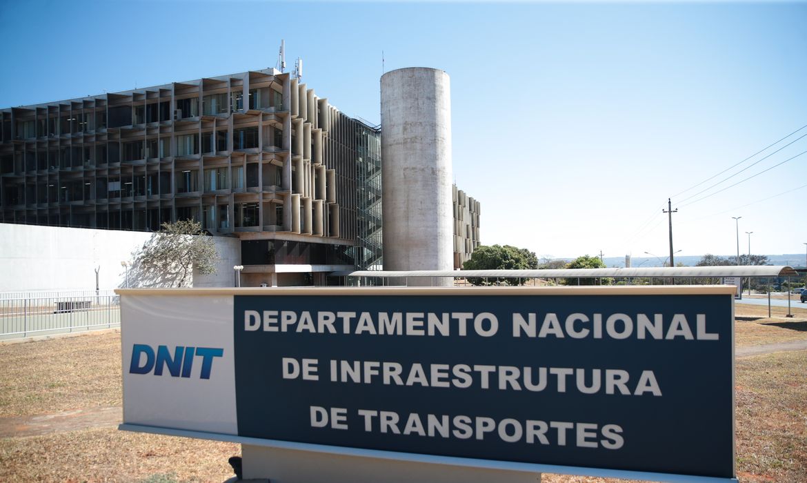 Edificio sede do  Departamento Nacional de Infraestrutura de Transportes - DNIT