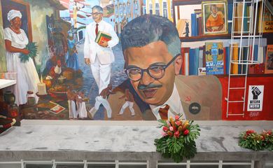 Rio de Janeiro (RJ), 12/03/2026 - Mural em homenagem ao intelectual baiano Edison Carneiro, realizado pelo Projeto NegroMuro, no terraço do Centro Nacional de Folclore e Cultura Popular - CNFCP/Iphan. Foto: Rovena Rosa/Agência Brasil