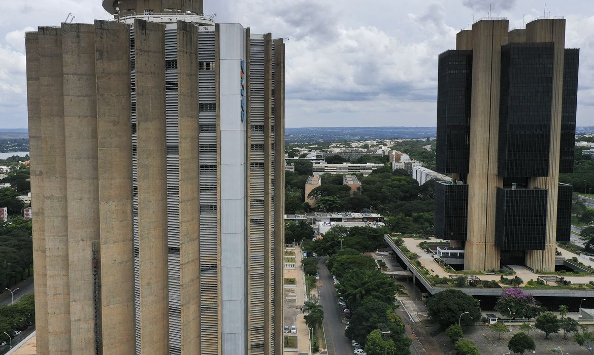 Edifício Sede Caixa Econômica Federal e Banco Central em Brasília