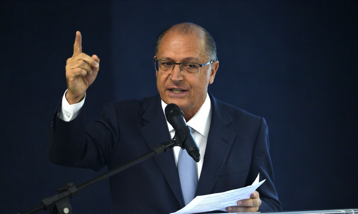 Brasília –  O governador de São Paulo, Geraldo Alckmin, participou de uma audiência proposta pelo ministro Edson Fachin, do STF com governadores para discutir as dívidas dos estados (José Cruz/Agência Brasil)