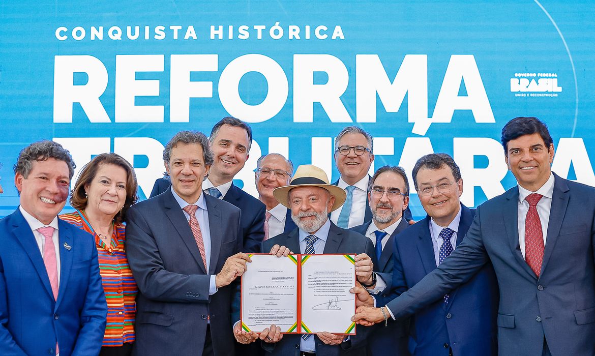 Brasília (DF), 16/01/2025 - Presidente da República, Luiz Inácio Lula da Silva, durante cerimônia de sanção do Projeto de Lei Complementar nº 68/2024 de regulamentação da Reforma Tributária, no Palácio do Planalto. Foto: Ricardo Stuckert/PR