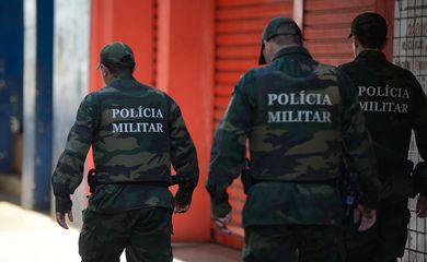 Vitória (ES) - Policiais militares de férias e de folga voltam às ruas em Vitória (Tânia Rêgo/Agência Brasil)