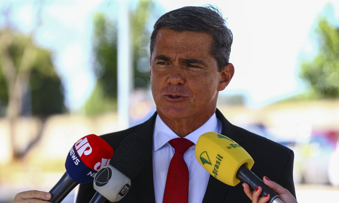 General estava com raiva e pressionava Bolsonaro por golpe, diz Cid |  Agência Brasil