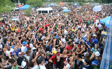 Brasília - Brasilienses antecipam as comemorações de Carnaval (José Cruz/Agência Brasil)