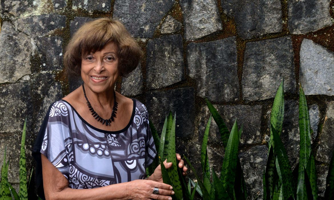 Cineasta Tetê Moraes, que completa 80 anos ,com exibição gratuita de seu primeiro longa