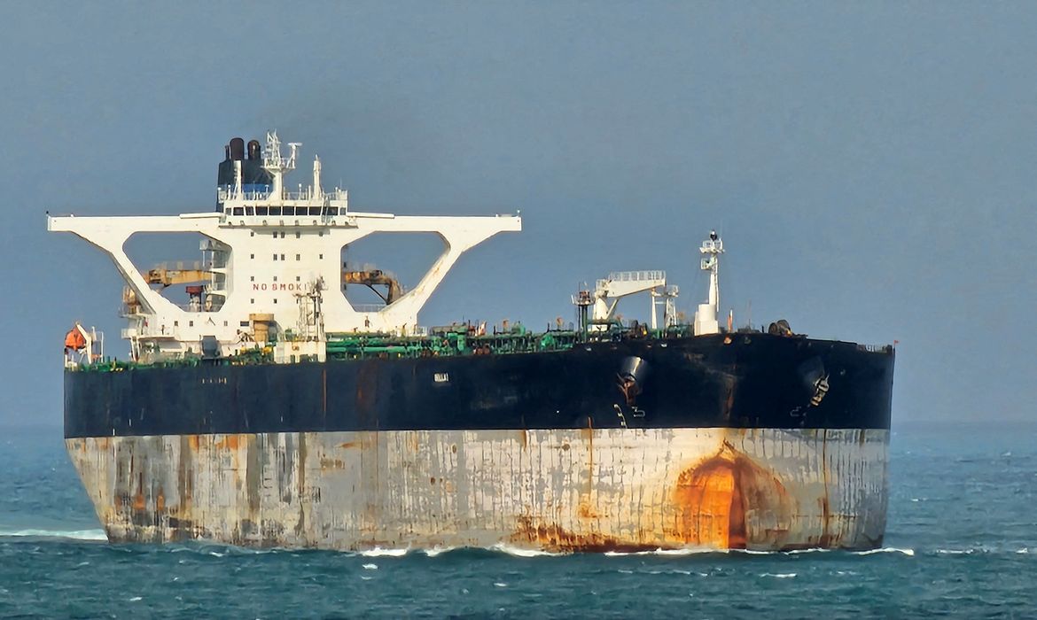 Hakon Rimmereid/via REUTERS/proibida reprodução Navio petroleiro Bella-1 no Estreito de Cingapura
18/03/2025 Hakon Rimmereid/via REUTERS